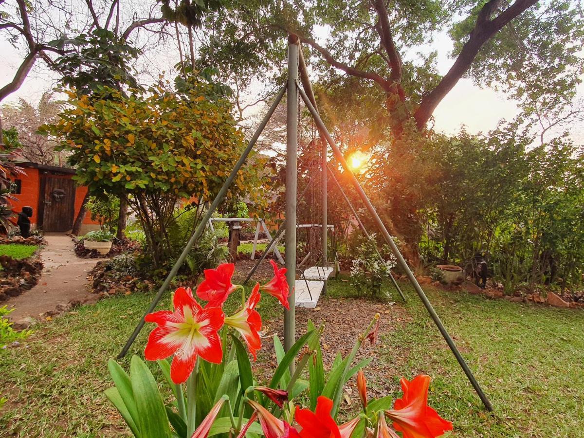 Victoria Falls Backpackers Lodge מראה חיצוני תמונה