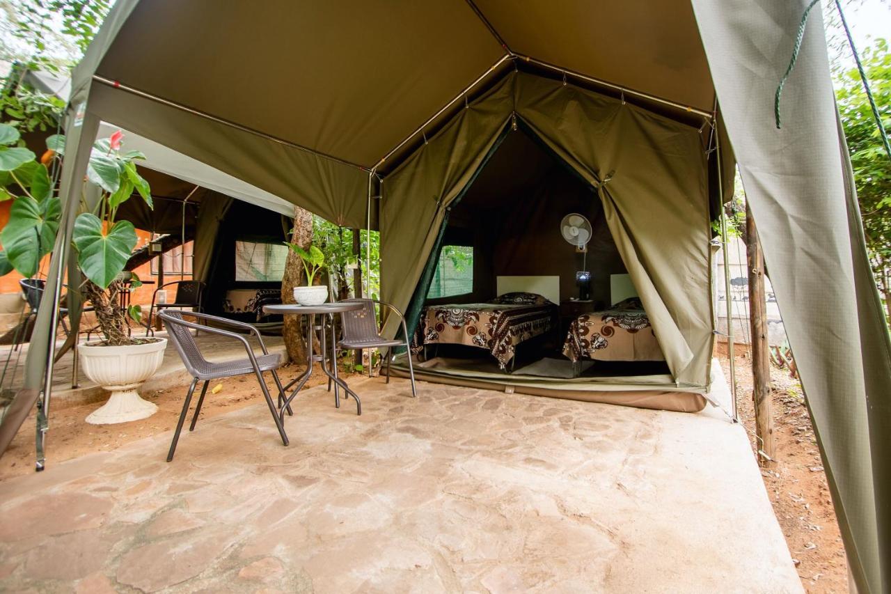 Victoria Falls Backpackers Lodge מראה חיצוני תמונה