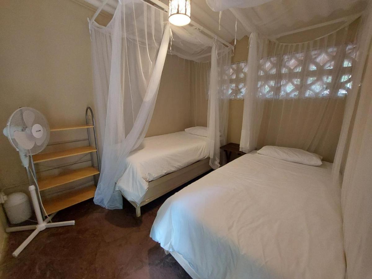 Victoria Falls Backpackers Lodge מראה חיצוני תמונה
